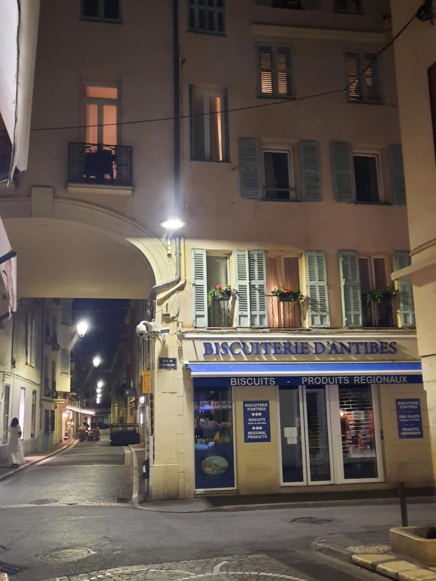 Vieille Ville 1 - Luca'S Apartment, 1 Bedroom, Max 2 Adults And 2 Kids Antibes Ngoại thất bức ảnh