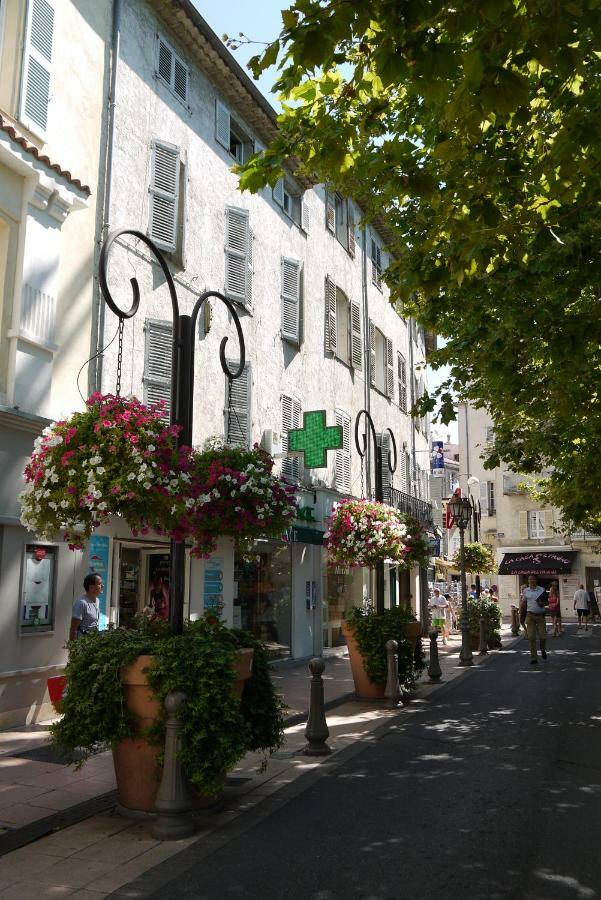 Vieille Ville 1 - Luca'S Apartment, 1 Bedroom, Max 2 Adults And 2 Kids Antibes Ngoại thất bức ảnh