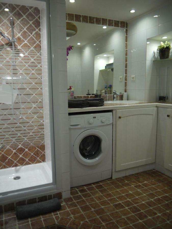 Vieille Ville 1 - Luca'S Apartment, 1 Bedroom, Max 2 Adults And 2 Kids Antibes Ngoại thất bức ảnh